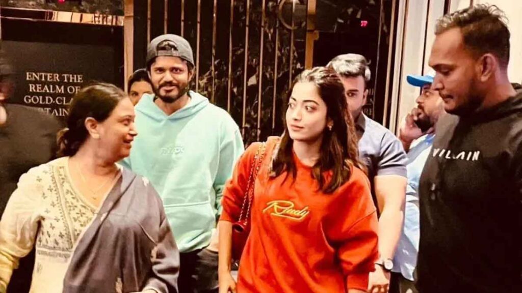 Vijay-Rashmika : విజ‌య్ దేవ‌ర‌కొండ ఫ్యామిలీతో థియేట‌ర్‌లో మెరిసిన ర‌ష్మిక‌.. ఏం జ‌రుగుతుంది..!